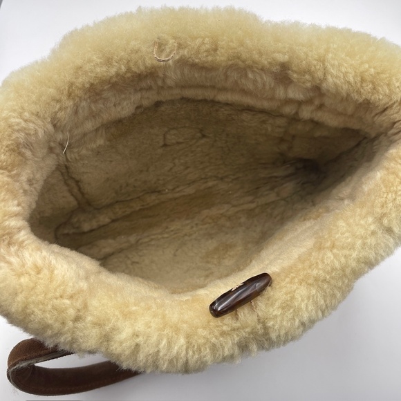 Flurries Shearling Suede Tote Bag Brown Faux Fur Winter Handbag Cozy Style - Picture 9 of 9